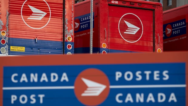 Federal government to put latest Canada Post offer up for union vote