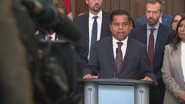 Liberals introduce bill proposing sweeping border security powers