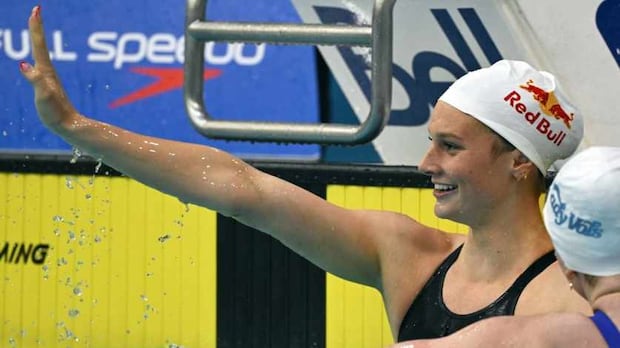 Summer McIntosh breaks another world record at Canadian swimming trials