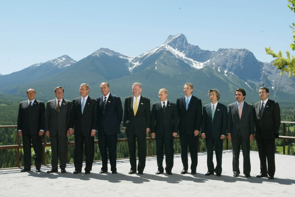 White hats, naked protestors and sweaty leaders in the gym: Headlines from the 2002 G8 summit in Kananaskis