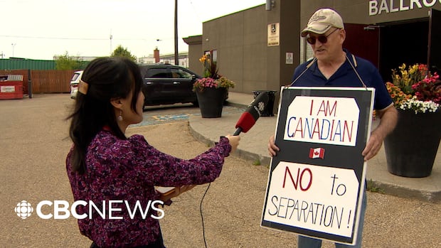 Danielle Smith faces criticism, anger at 2nd Alberta Next town hall in Edmonton