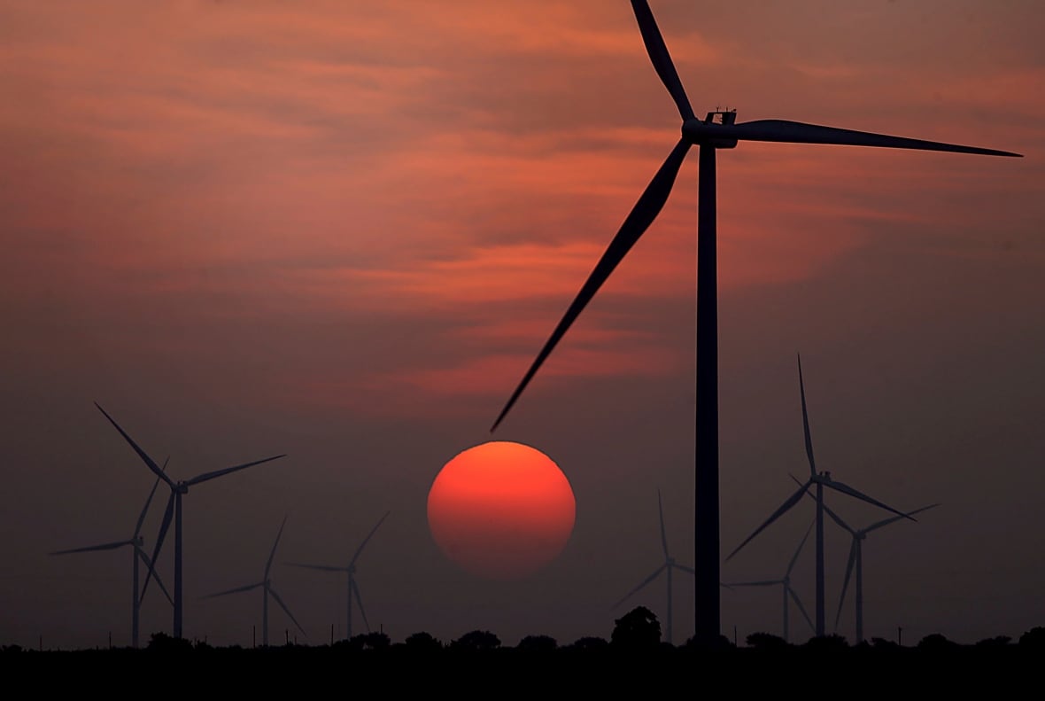 Former Manitoba Hydro boss paid $880K for working 1Â½ months in 2024