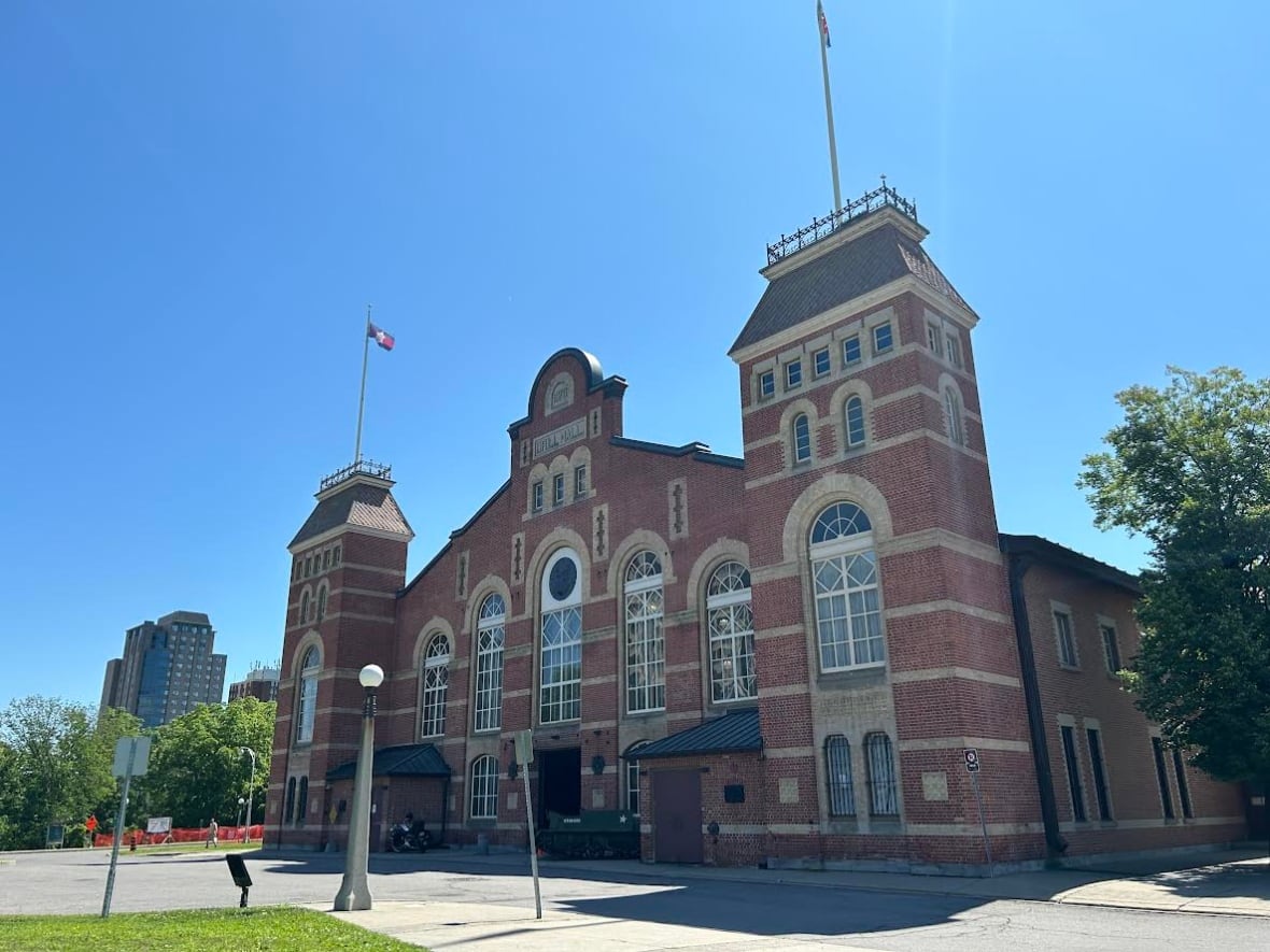 Ottawa officer removed after army learned of antisemitic, homophobicÂ 'Blue Hackle Mafia' group