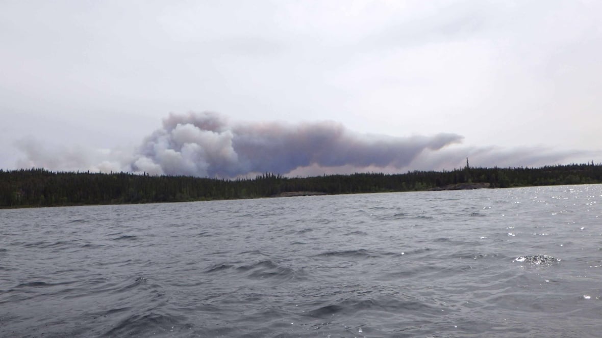 Wildfires expected to approach lodges and cabins 60 km east of Yellowknife within days