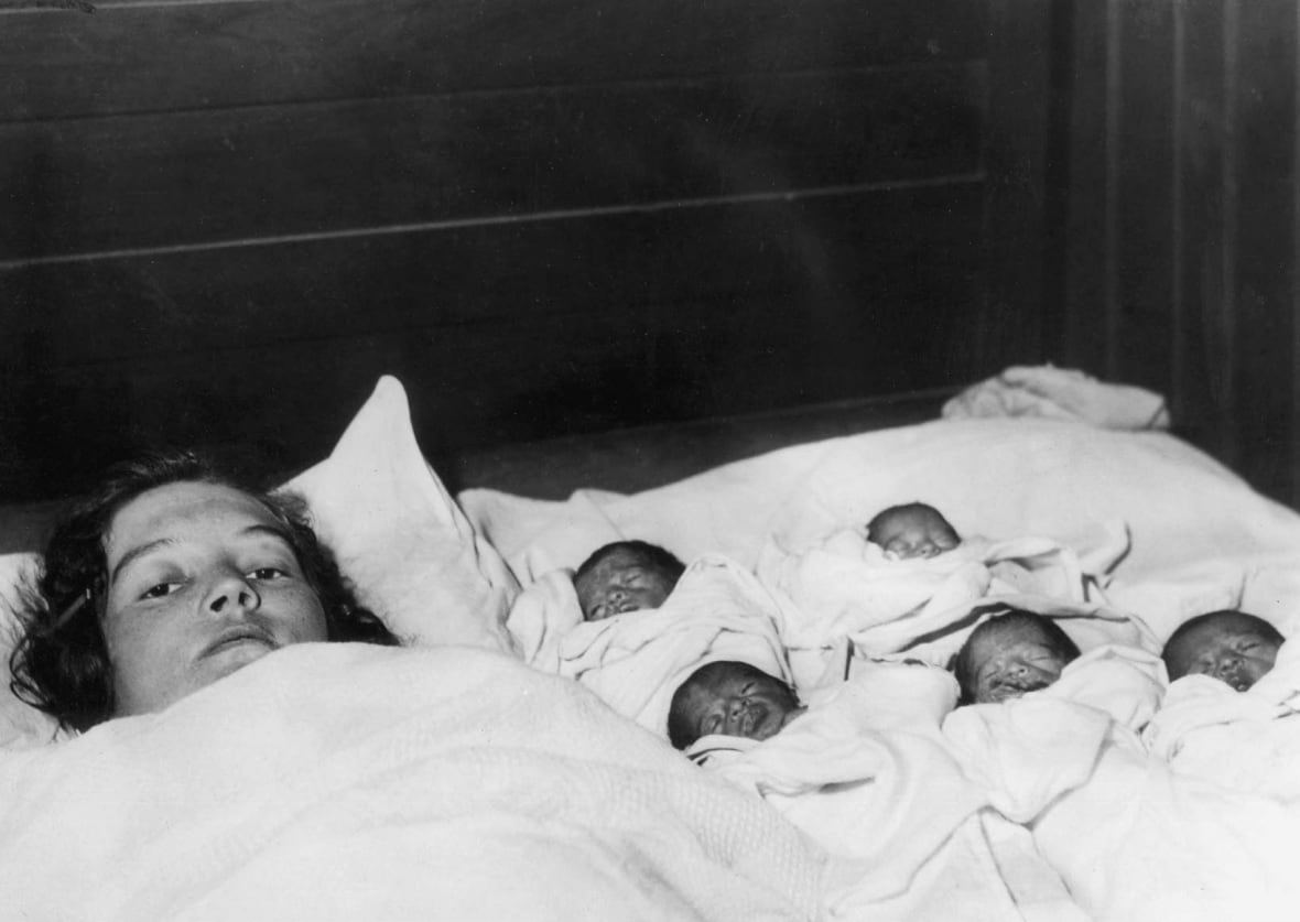 CÃ©cile Dionne, one of the famous quintuplets, dead at 91