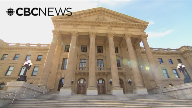 Education minister says union 'playing politics' with Alberta students over strike threat