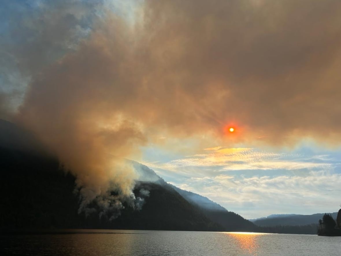 Evacuation orders expanded due to wildfire on Vancouver Island