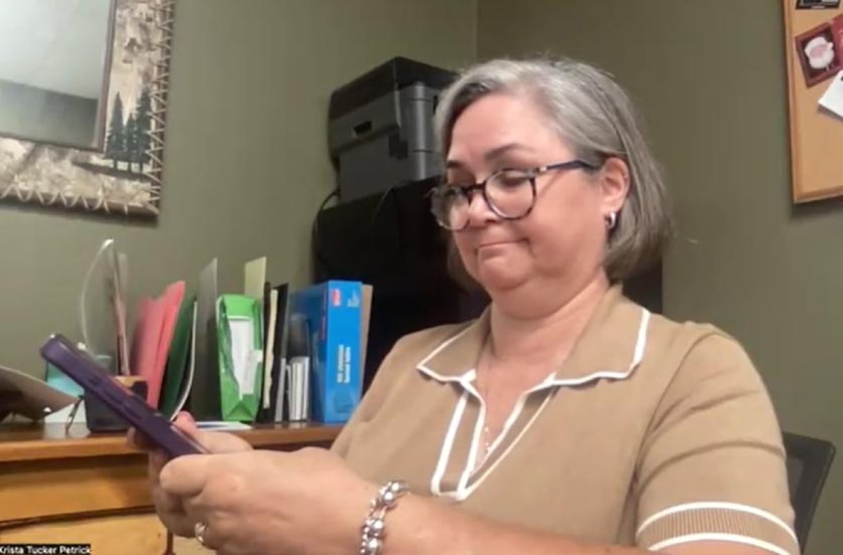 Fed up Canadians say no one at CRA is taking their call. The union says it's set to get worse