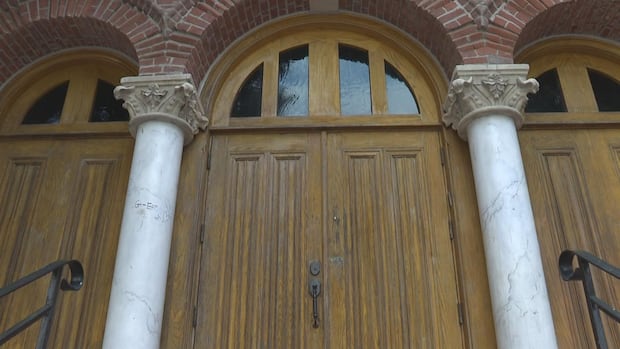 Victoria police investigate antisemitic graffiti at 'oldest synagogue in Western Canada'