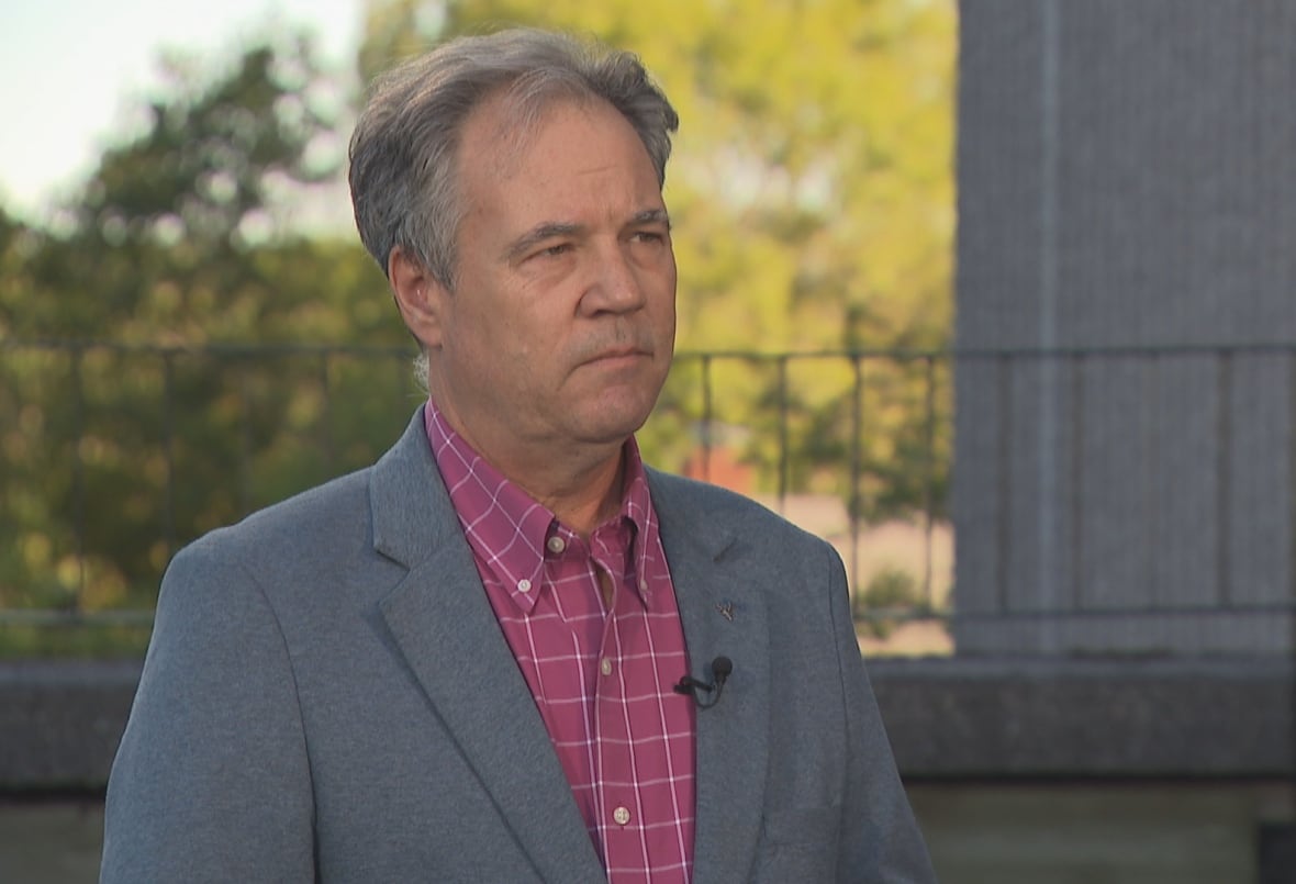 Alberta to become 1st province with mandatory 'citizenship markers' on driver's licences