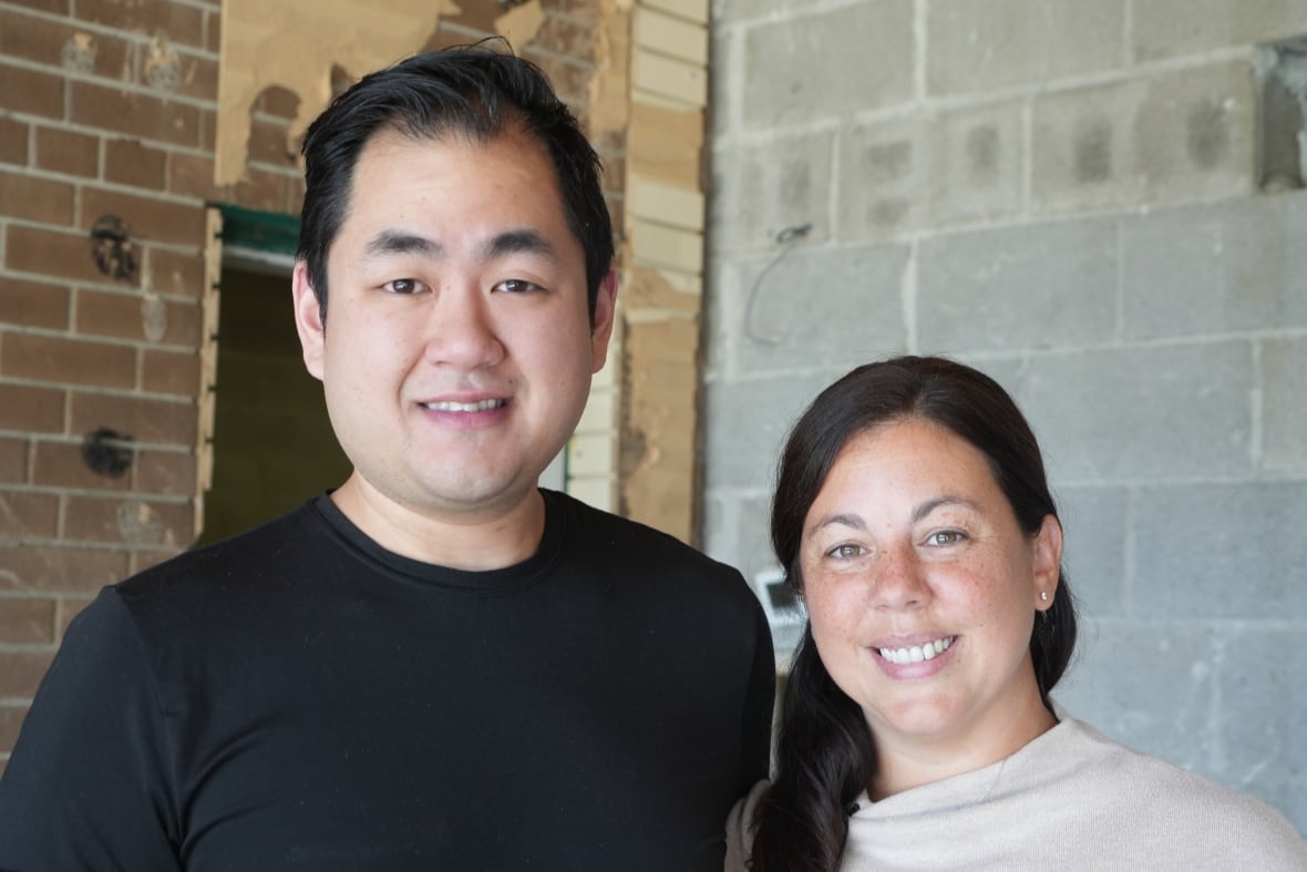 As Ontario Beer Stores close, new tenants move in â but no one wants the empties