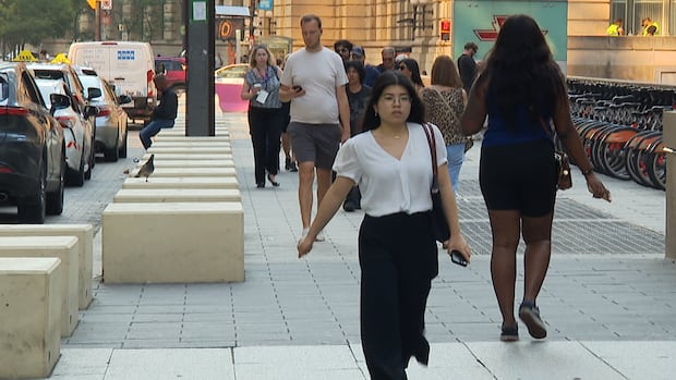 Is remote work gone for good? More Canadians are commuting â whether they want to or not