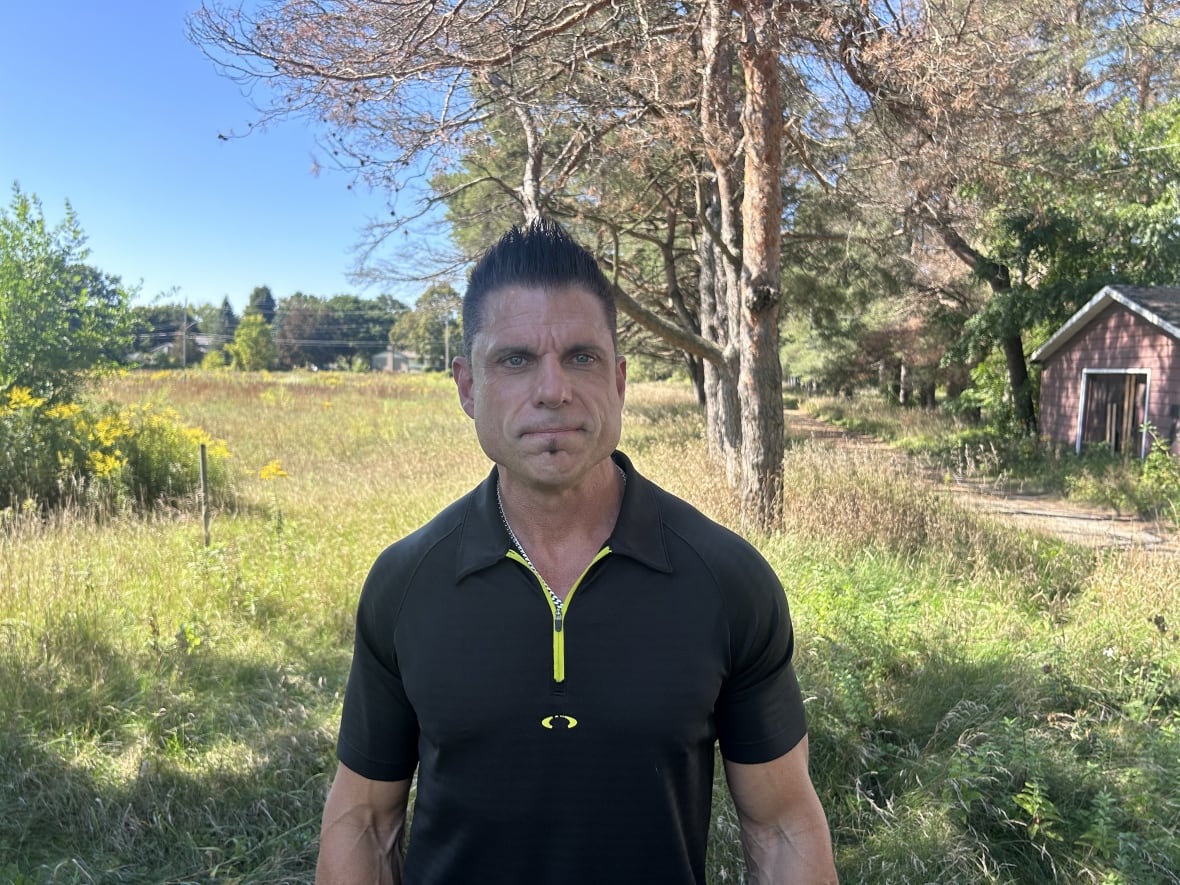 Local history buffs race to save centuries-old log cabin north of Toronto from demolition