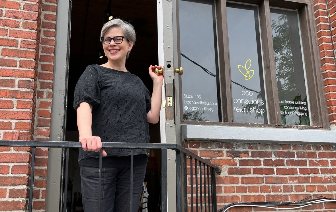 Unravelling at the seams: when online fashion orders don't come as advertised