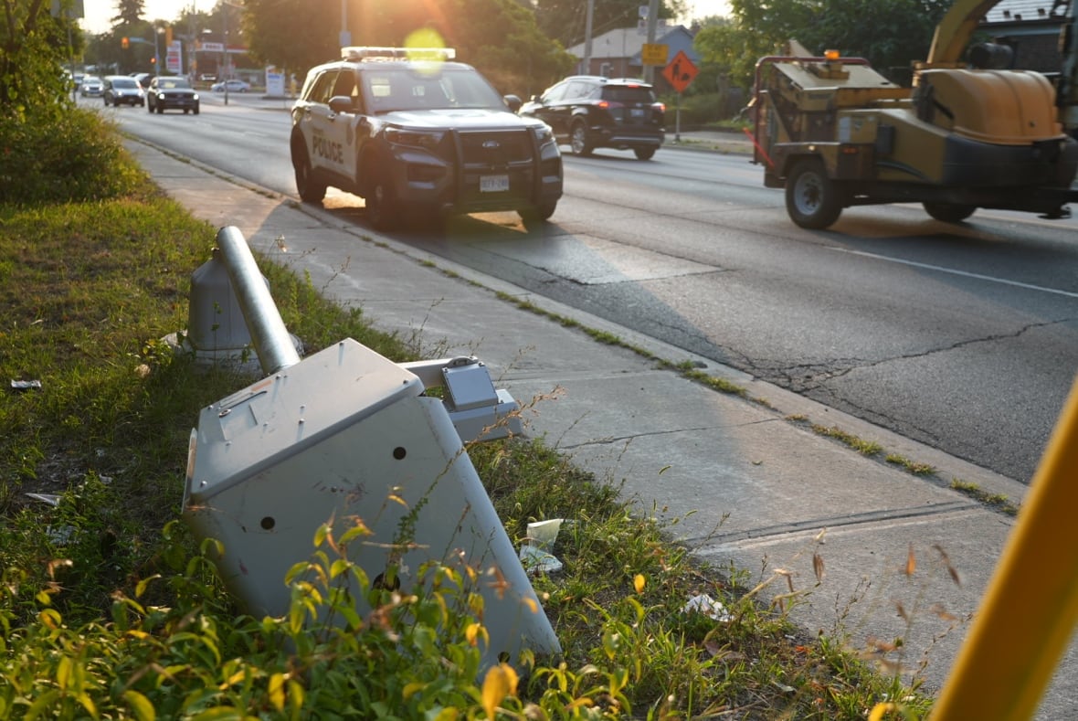 'We are prepared to help get rid of them,' Ont. government says after 16 speed cameras vandalized