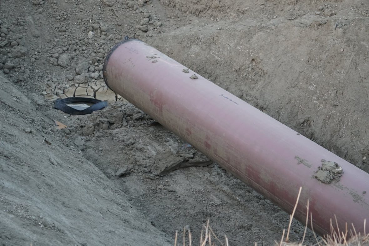 After losing billions of dollars on Keystone XL and tank cars, Alberta is pursuing another pipeline