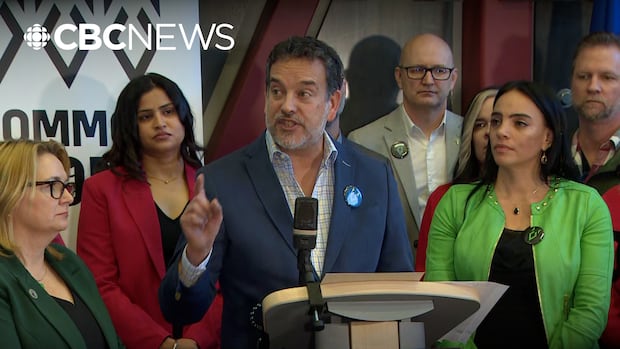 Alberta labour leaders consider general strike after suspension of teachers' bargaining rights