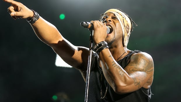 DâAngelo, Grammy-winning R&B singer who became an icon with Untitled (How Does It Feel), dead at 51