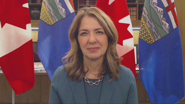 Energy minister dismisses 'hypothetical' question of repealing B.C. tanker ban