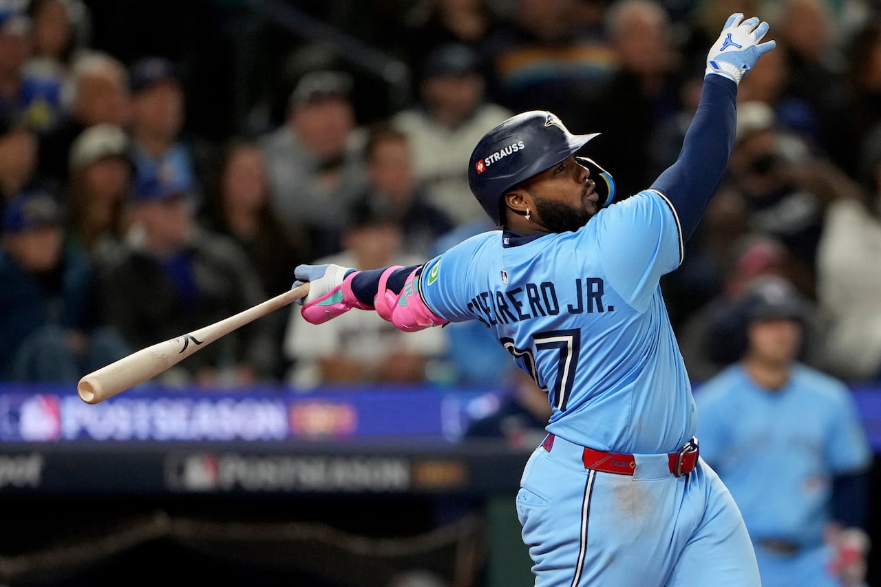 Mariners homer ties things up 2-2 against the Jays in Game 5 of the ALCS
