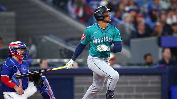 Mariners up 6-3 over Jays midway through Game 2 of the ALCS