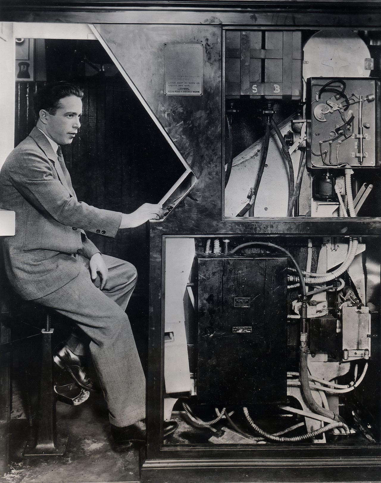 The photo booth turns 100 this year. Why it's making a comeback in the selfie era