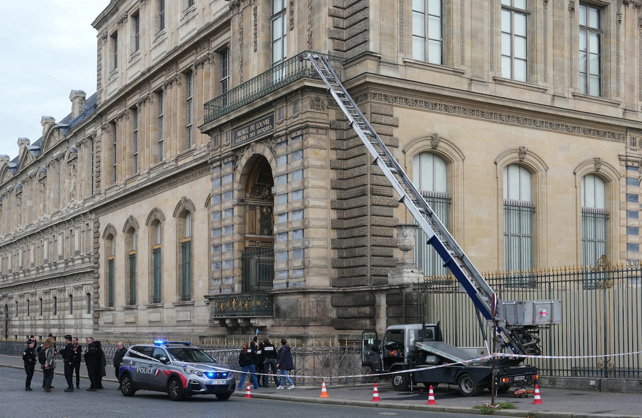 Thieves in balaclavas, on motorbikes rob crown jewels in Louvre heist
