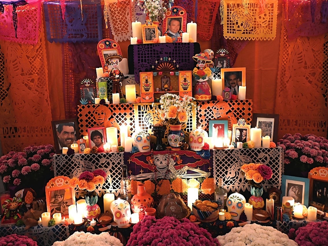 With DÃ­a de Muertos, Mexican Quebecers keep traditions â and the dead â alive