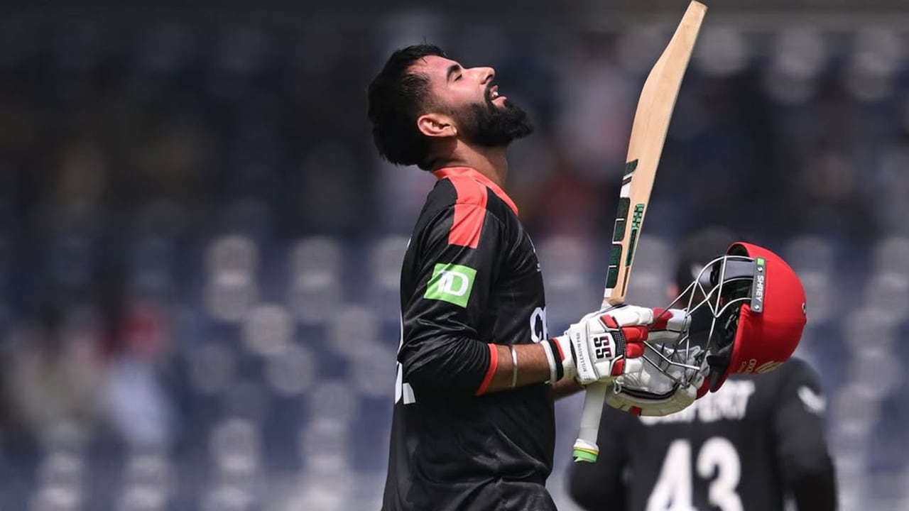 #TheMoment a Canadian teen set a cricket world record