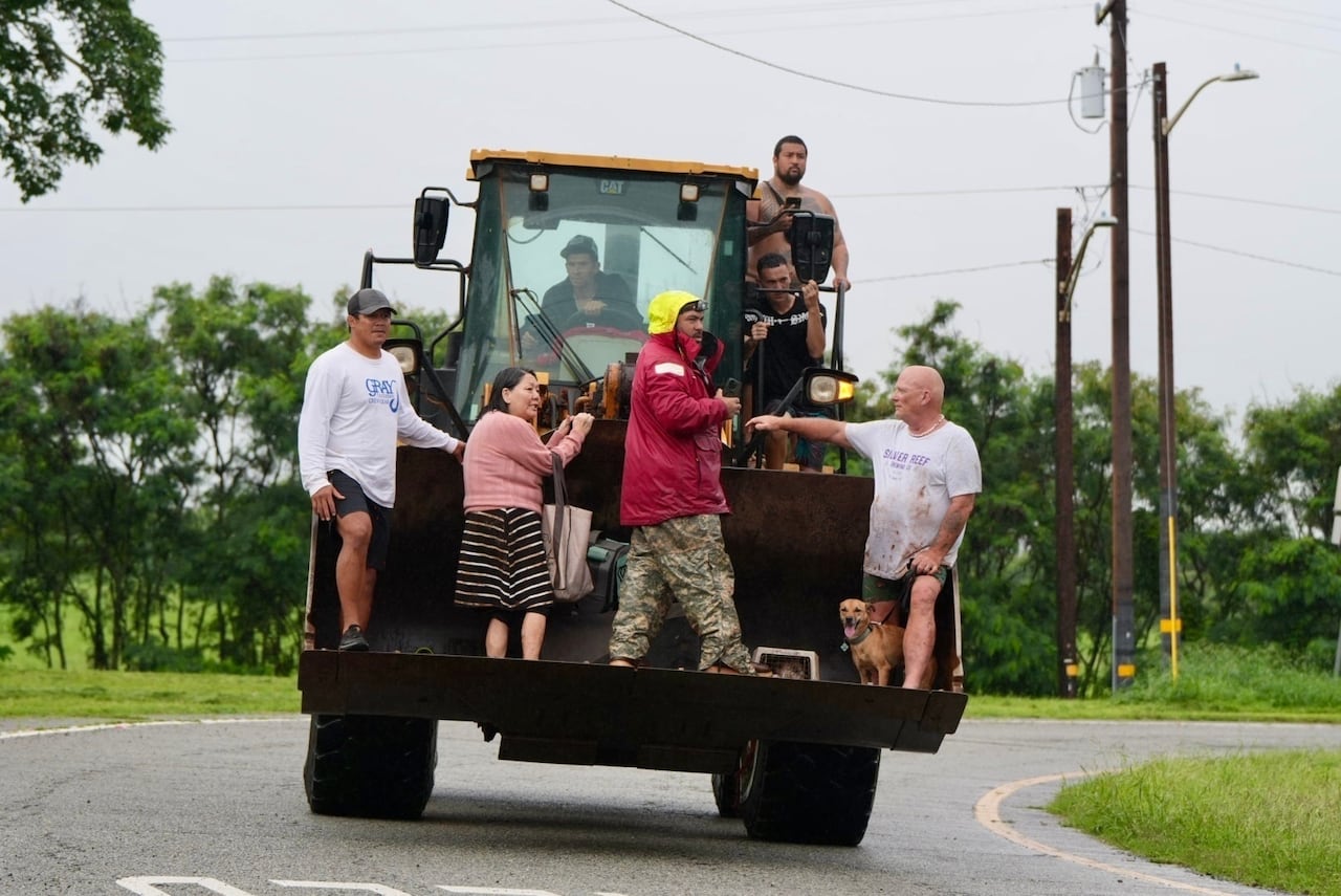 Thousands urged to evacuate as Hawaii flooding anticipated to cause widespread damage