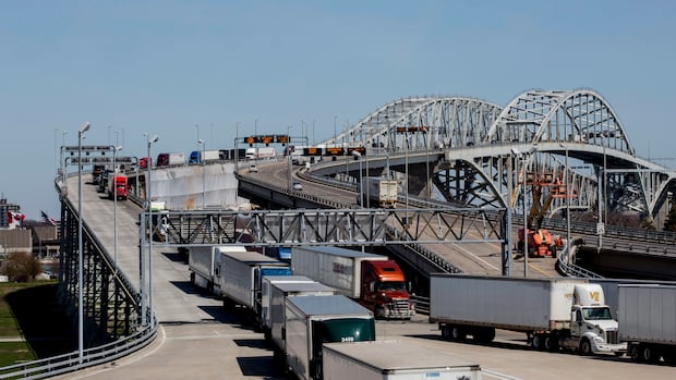 U.S. lawmakers demand answers after Canadian man says border officers made him give DNA sample