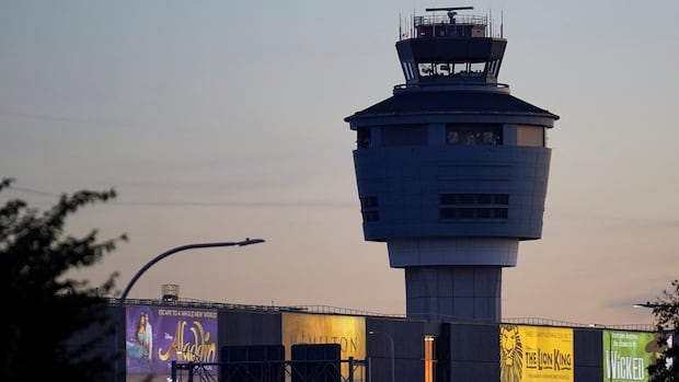 Were 2 enough? Experts question number of air traffic controllers during LaGuardia midnight shift