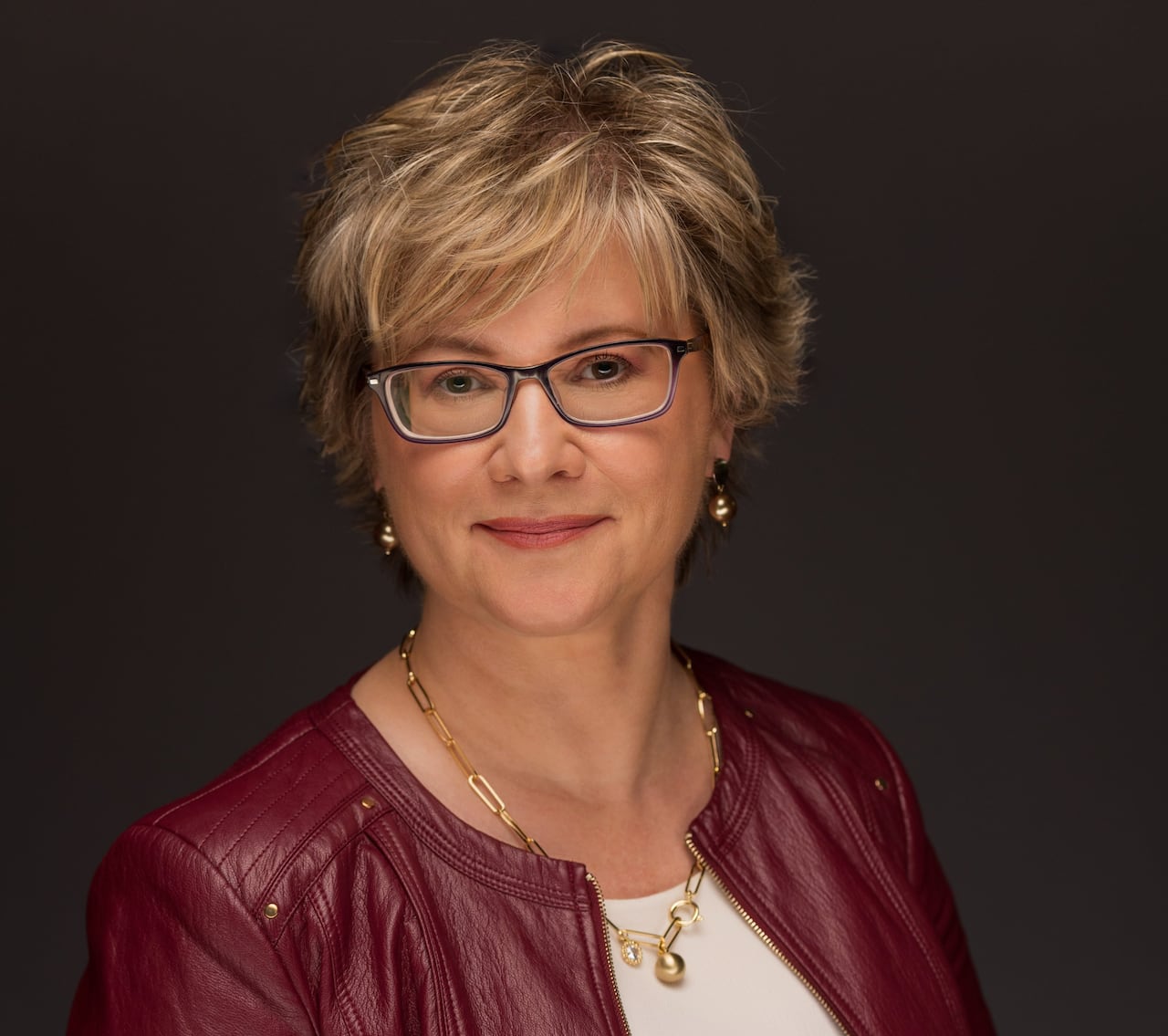 For every 100 nurses hired, Manitoba lost 57, provincial data shows