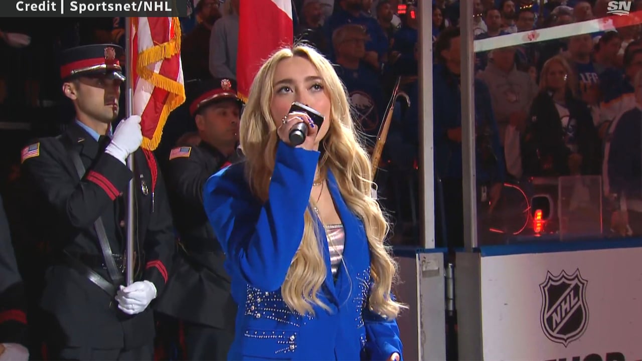 #TheMoment Buffalo Sabres fans sang O Canada after a mic failed