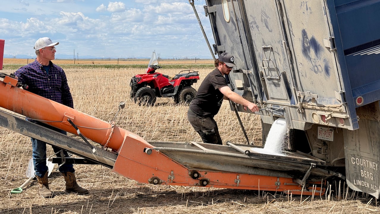 Farmers confront rising cost of fertilizer and fuel as spring seeding underway