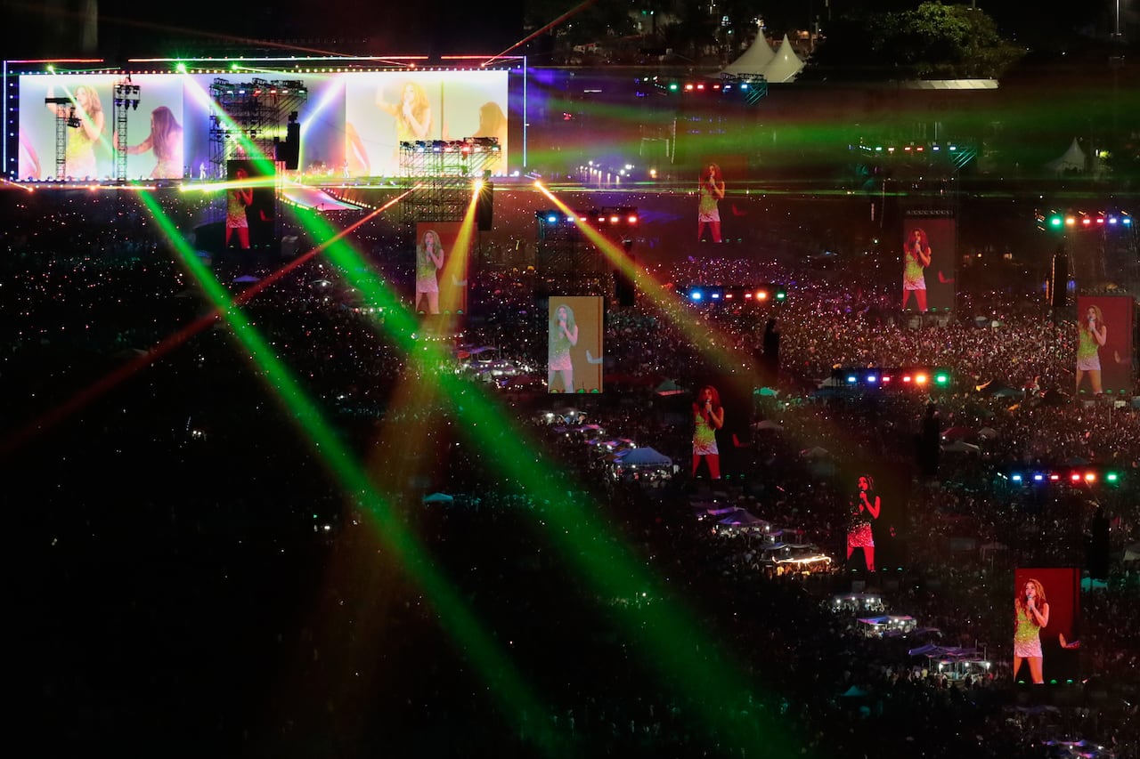 Shakira performs free concert to a crowd of 2 million on Brazil's Copacabana Beach