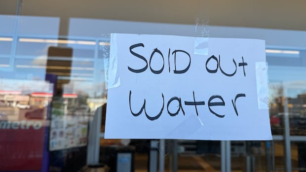 Stores across Sudbury, Ont., sell out of bottled water as advisory continues
