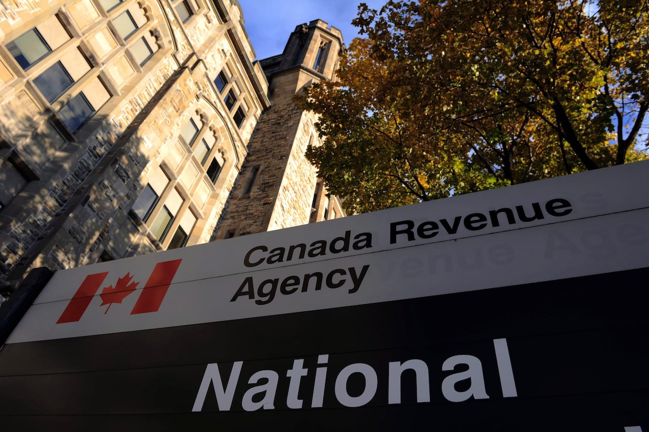 This womanâs identity was stolen in a CRA hack. Why hasnât the impostor been charged in her case?