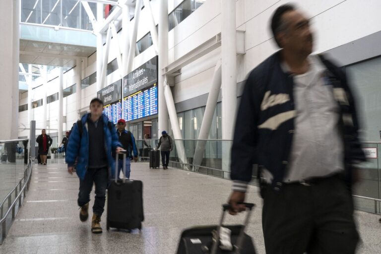 Court rules confidentiality clause for air travel complaints violates Charter
