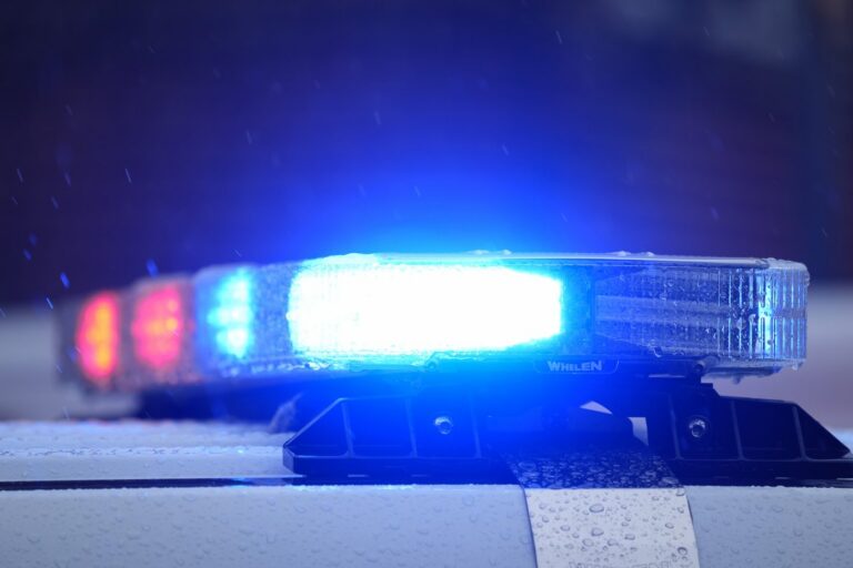 Police arrest 18-year-old after death of his 41-year-old mother in Sherbrooke, Que.