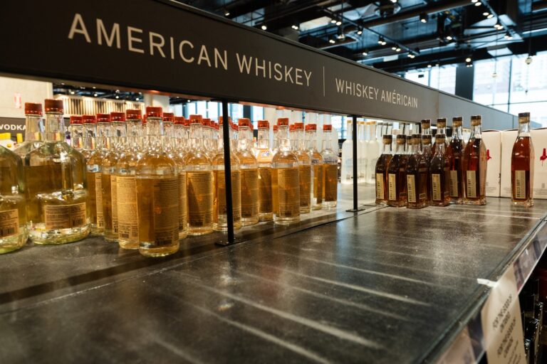 Republican to introduce bill prompting trade investigation into Canadian booze bans