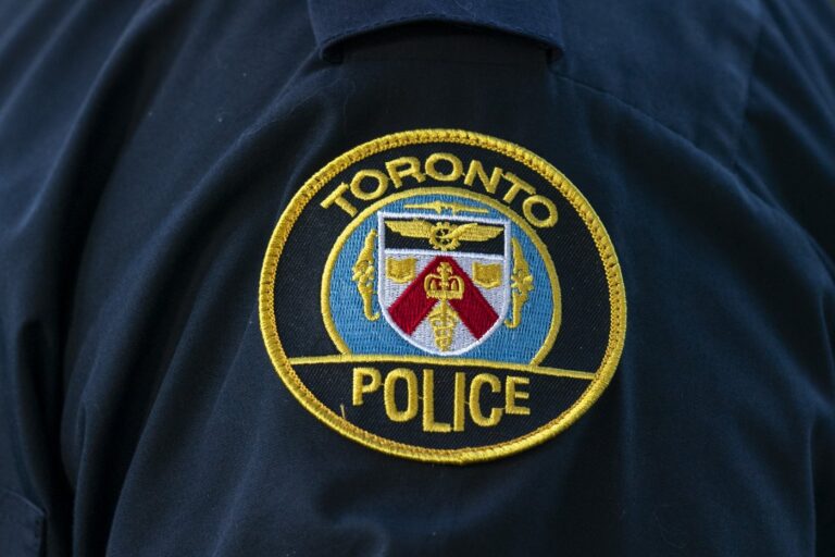 Man wanted in alleged elaborate fortune teller scam, Toronto police say